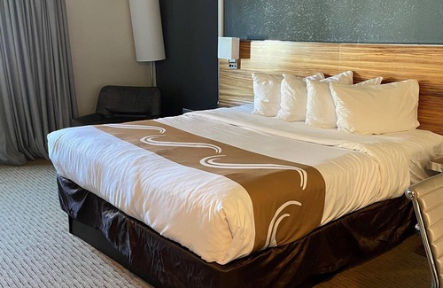 Clinton Hotel | Quality Inn Frontier at U.S. Hwy 30