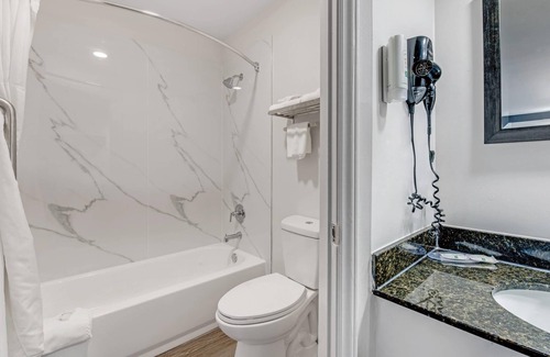 Laurinburg Hotel | Quality Inn Laurinburg