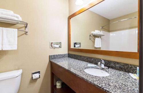 Marshall Hotel | Quality Inn Marshall MN near University