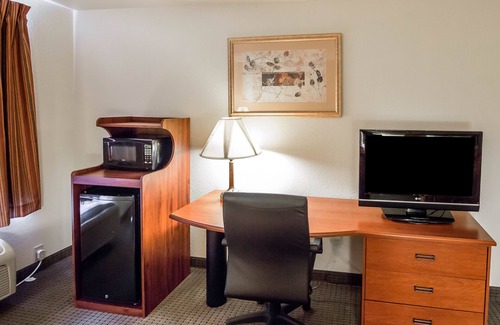 Parsons Hotel | Quality Inn Parsons North
