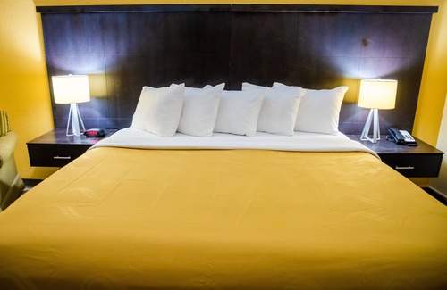 Richmond Hill Hotel | Quality Inn Richmond Hill - Savannah I-95