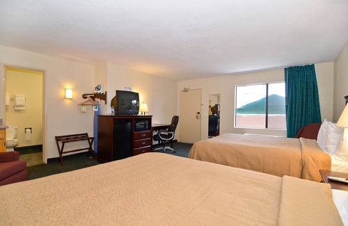 Shelltown Hotel | Quality Inn San Diego I-5 Naval Base