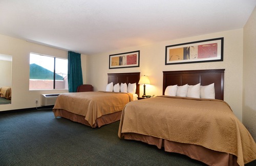Shelltown Hotel | Quality Inn San Diego I-5 Naval Base