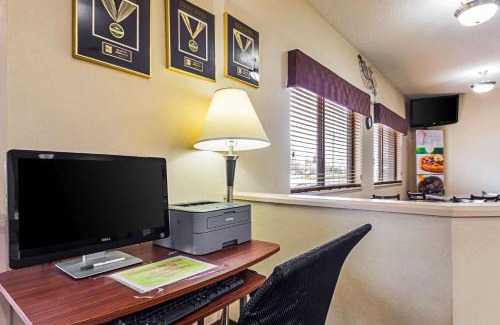 Sheboygan Hotel | Quality Inn Sheboygan North I-43