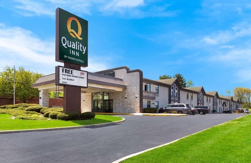 Roseland Hotel | Quality Inn South Bend near Notre Dame