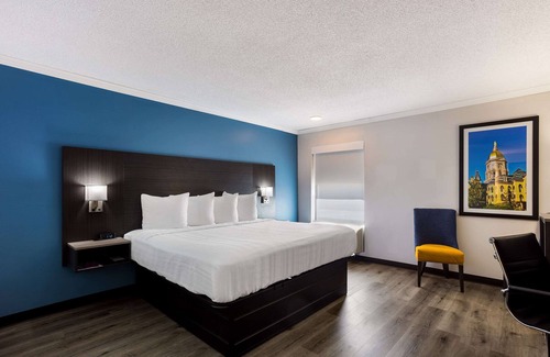Roseland Hotel | Quality Inn South Bend Near Notre Dame
