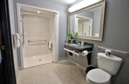 Victoriaville Hotel | Quality Inn & Suites