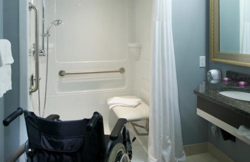 Victoriaville Hotel | Quality Inn & Suites