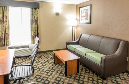 Columbus Hotel | Quality Inn & Suites Columbus West - Hilliard