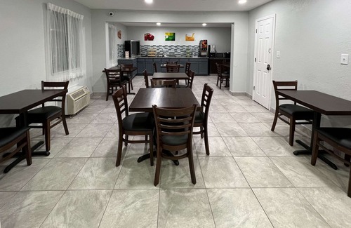 Columbus Hotel | Quality Inn & Suites Columbus West