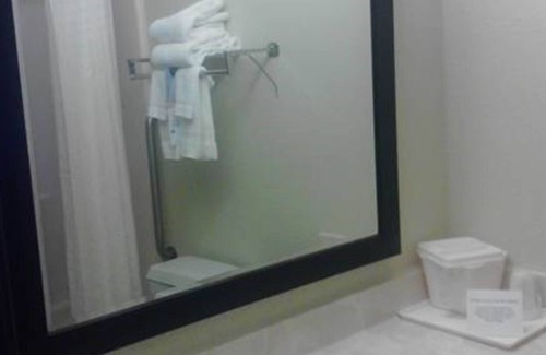 Greater South Side Hotel | Quality Inn & Suites Des Moines Airport