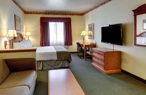 Glen Rose Hotel | Quality Inn & Suites Glen Rose