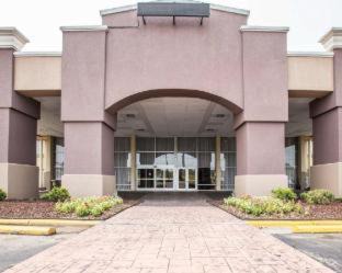 Greensboro Hotel | Quality Inn & Suites - Greensboro-High Point
