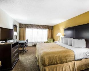 Greensboro Hotel | Quality Inn & Suites - Greensboro-High Point