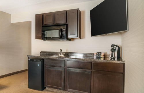 Battle Creek Hotel | Quality Inn & Suites Next to the Casino