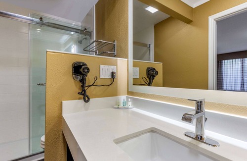 Pawleys Island Hotel | Quality Inn & Suites Pawleys Island