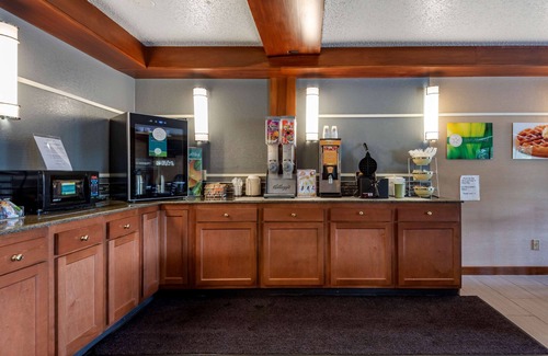 Warren Hotel | Quality Inn & Suites