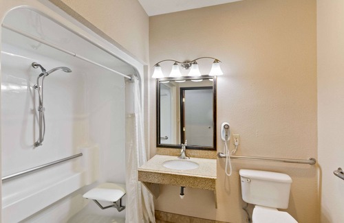 Cedar Park Hotel | Quality Inn