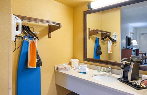 Easton Hotel | Quality Inn