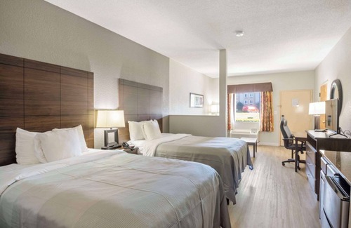Hickory Hotel | Quality Suites Hickory South