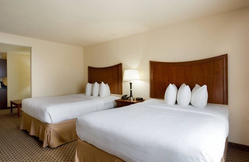 Huntsville Hotel | Quality Suites Huntsville Near University