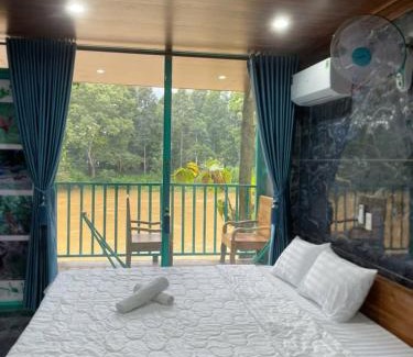 Kroun Hotel | Quang Minh River View Hotel