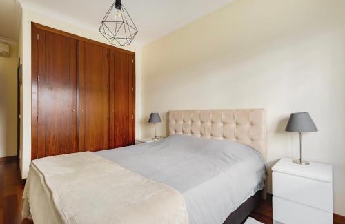 Santa Iria de Azoia House | Quarto Duplo Parque Tejo, com WC