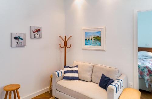 Leblon Apartment | Quarto e Sala Coraçao do Leblon