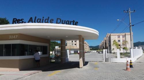 Forquilhas House | Quarto em apartamento próximo a Arena Opus