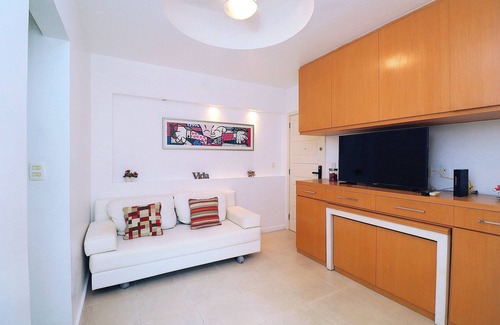 Copacabana Apartment | Quarto & Sala a 150m da Praia U052