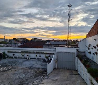 Alvorada House | Quarto triplo com banheiro compartilhado