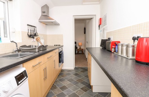 Brixham Cottage | QUAYSIDE VIEW, family friendly, country holiday cottage in Brixham