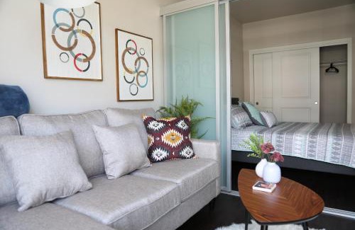 Lower Queen Anne Apartment | Queen Anne Retreat - 1 Blk from CPA - Free Parking