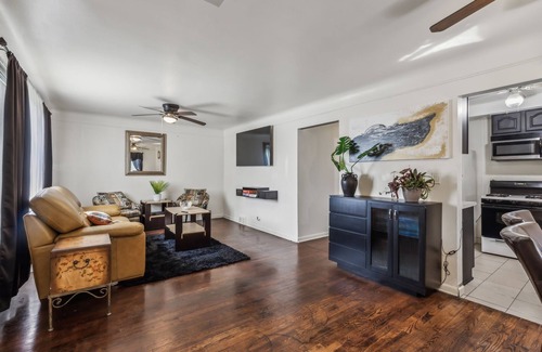 Inkster House | Queen G2 Mansion (3-Bedroom Home) - Pets Allowed by RedAwning