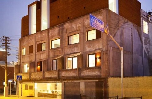 Seorak Apartment | Queen Suite 2 with Bund View - The Waterhouse at South Bund