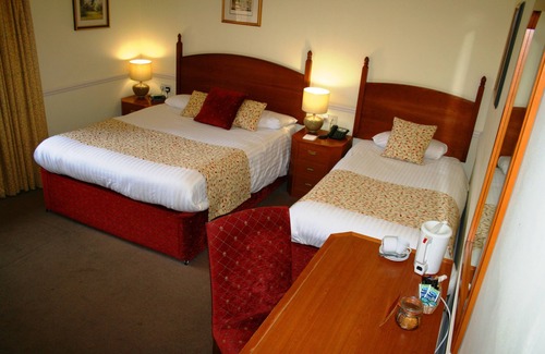 Nassington Hotel | Queens Head Inn