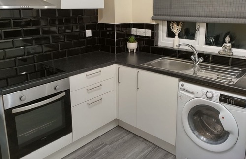 Pembroke Dock House | QUEENS HOLIDAY APARTMENT, family friendly in Pembroke Dock