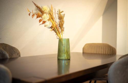 Idar-Oberstein Apartment | Queensize Bett & Netflix zentral