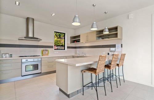 Lake Hayes House | Queenstown Lifestyle and Lakeview