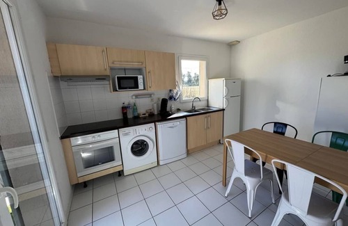 Saint-Saturnin-les-Avignon Villa | Quiet villa in Provence with private jacuzzi and swimming pool