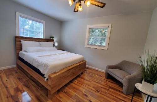 Eau Claire House | Quiet 3BR 2BA Near Mall, Shopping Centers, and I-94