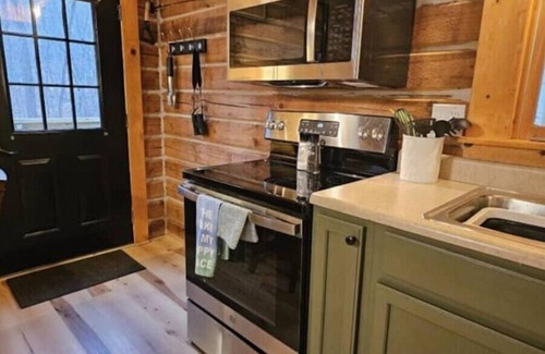 Birdseye Cabin | Quiet and Comfy cabin at Patoka Lake