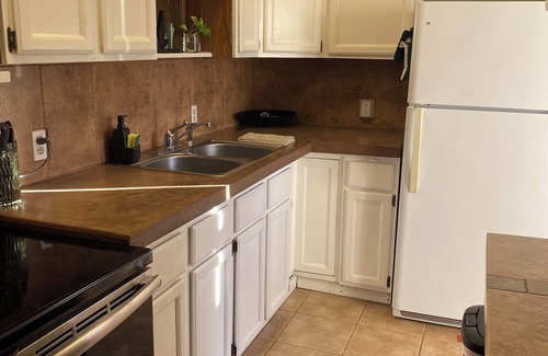 Tucson House | Quiet and cozy private studio guest home with peaceful patio in sunny Tucson!