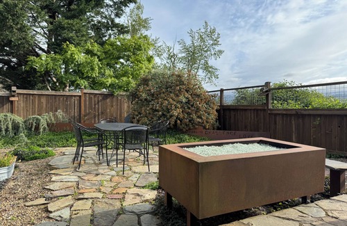 Eugene House | Quiet and Unique Home in North Gilham Neighborhood 5 miles from Autzen Stadium