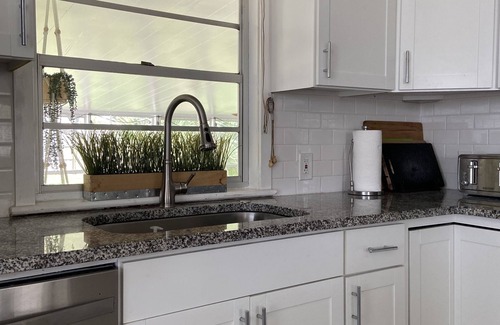 St. Augustine House | Quiet Bayfront Community on the Island-Close to Downtown City Center