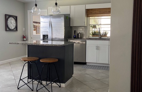 St. Augustine House | Quiet Bayfront Community on the Island-Close to Downtown City Center