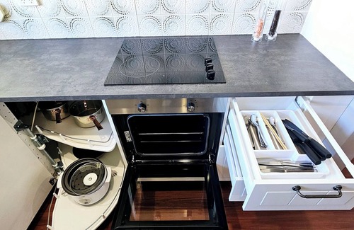 Nollamara House | Quiet & Clean 2BR House Stay