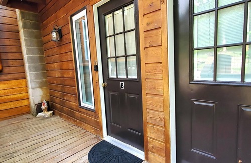 Eureka Springs Apartment | Quiet, country studio guest room