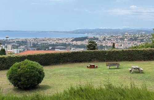 Saint Antoine Apartment | Quiet Flat with view and Swimming pool