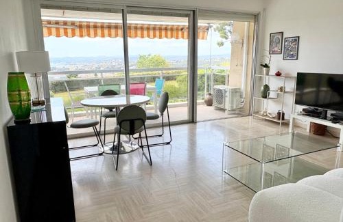 Saint Antoine Apartment | Quiet Flat with view and Swimming pool